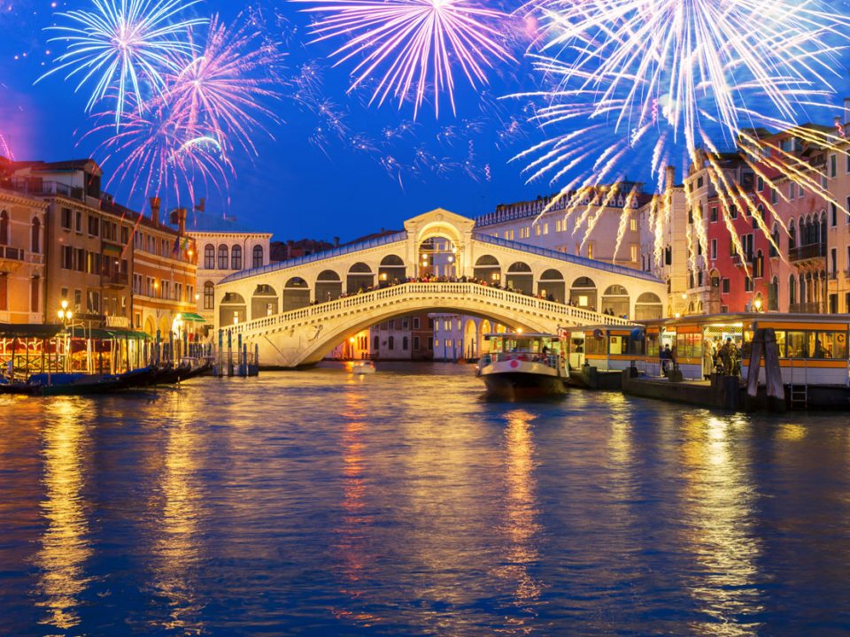 History of the Rialto Bridge in Venice Italy